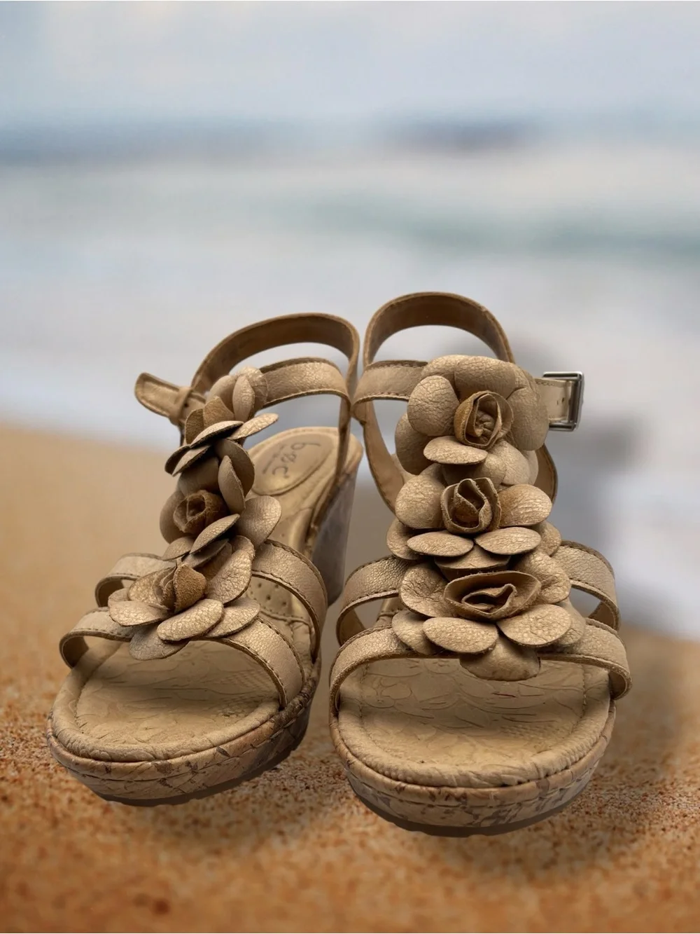 b.o.c. Born Concept Tan Leather Flower Cork Wedge Sandals Size 7